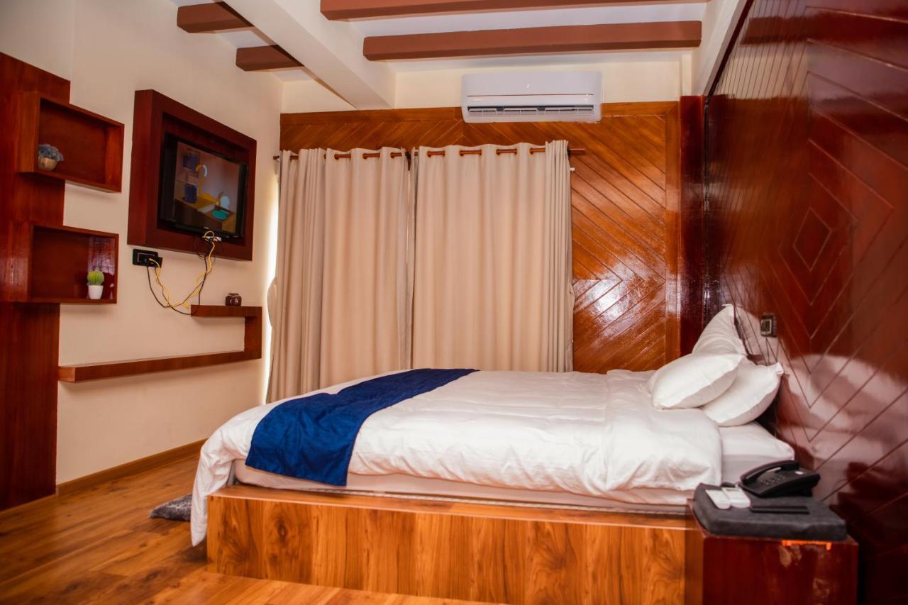 Quick 20 Riverside Hotel Amlekhganj Exterior foto
